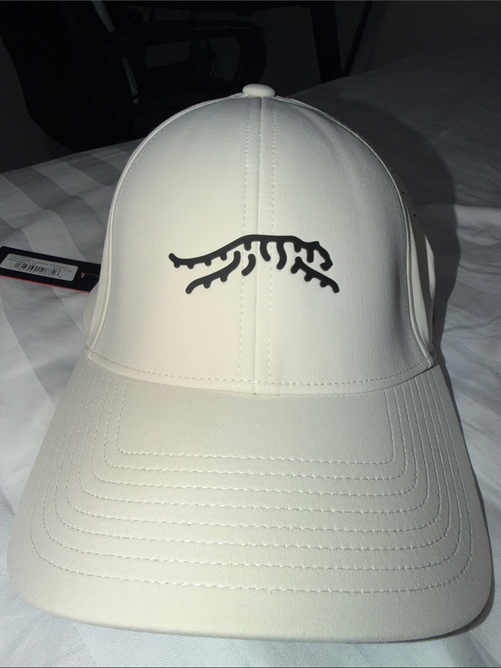 Tiger Woods Sun Day Red Men’s Cypress Fitted Hat. Size L/XL